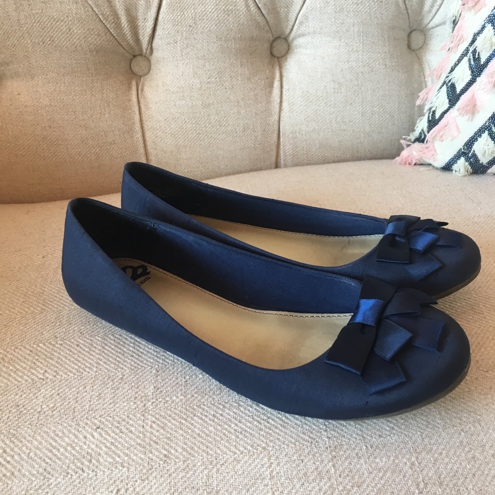 Fergalicious flats in Navy. Size 9.